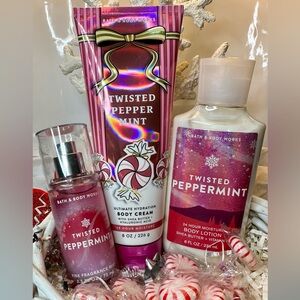 BATH & BODY WORKS TWISTED PEPPERMINT MOISTURE TRIO VALENTINE BASKET